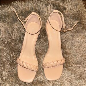 SIZE 7 NUDE SANDAL HEELS